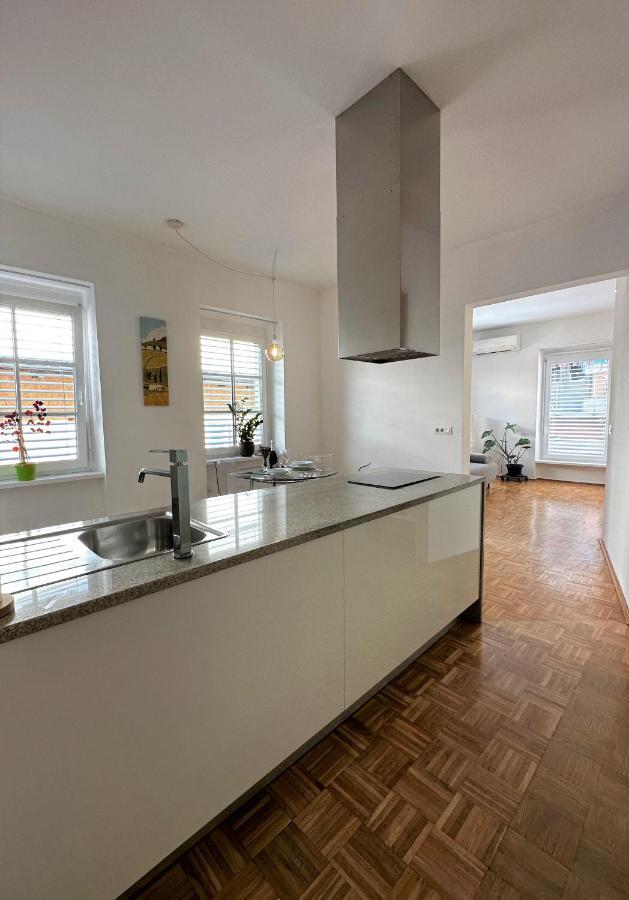 לובליאנה Charming Starry Night Apartment מראה חיצוני תמונה