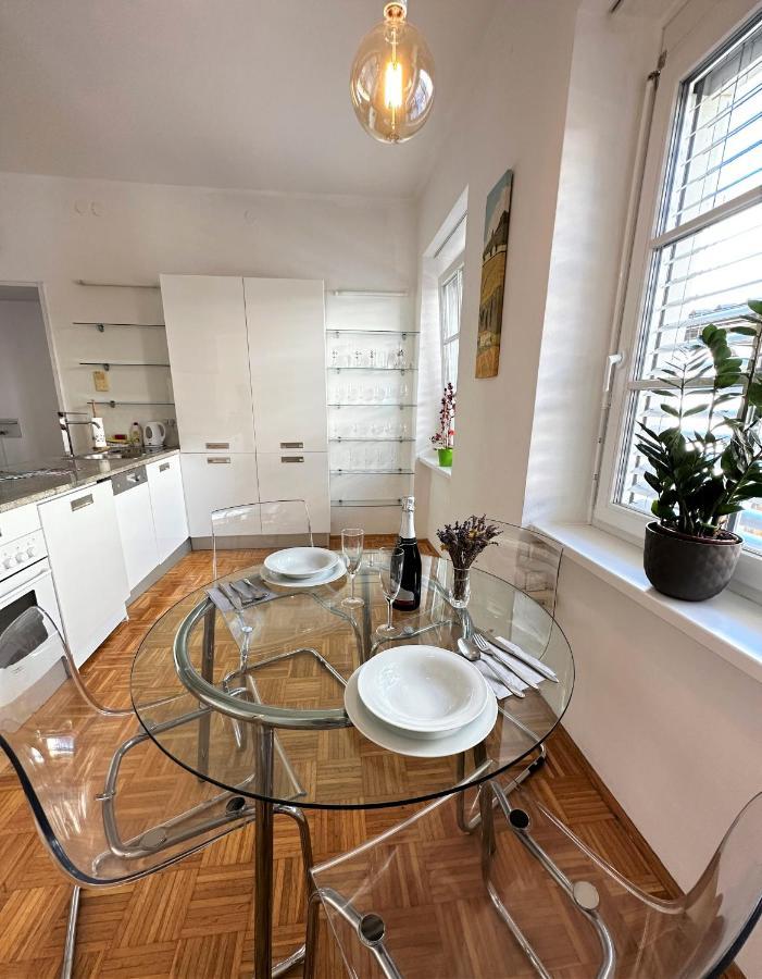 לובליאנה Charming Starry Night Apartment מראה חיצוני תמונה